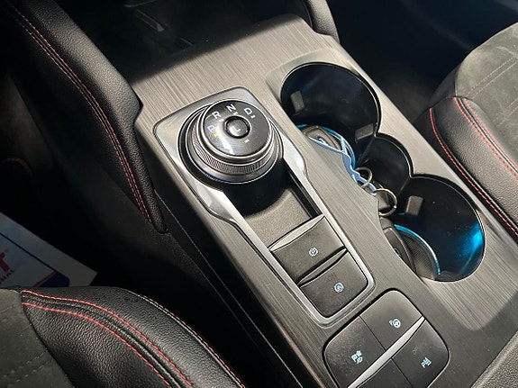 Ford Kuga 17 of 23