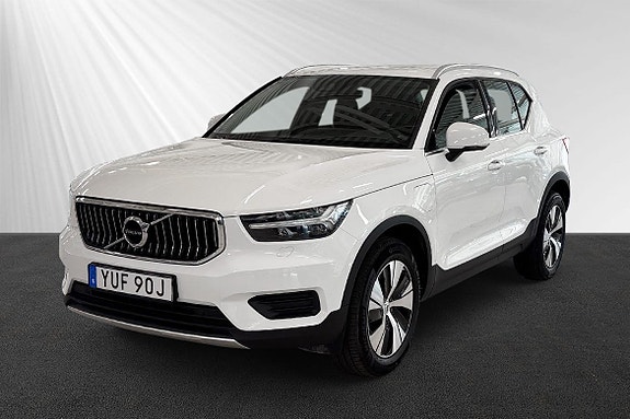 Volvo XC40 4 of 5