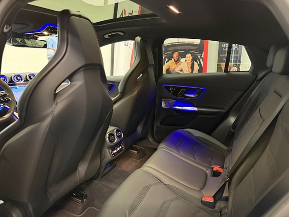 Mercedes-Benz GLC63 11 of 30