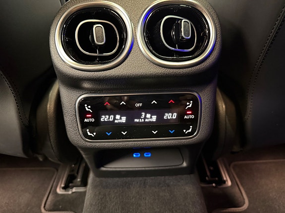 Mercedes-Benz GLC63 14 of 30