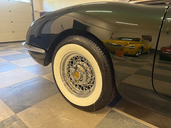 Chevrolet Corvette 15 of 30