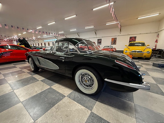 Chevrolet Corvette 8 of 30