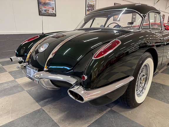 Chevrolet Corvette 19 of 30