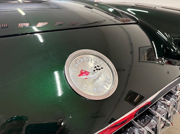 Chevrolet Corvette 17 of 30