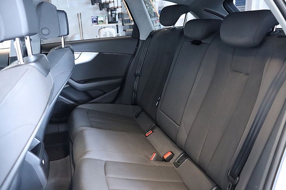 Audi A4 11 of 14