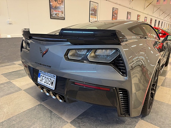 Chevrolet Corvette 18 of 30
