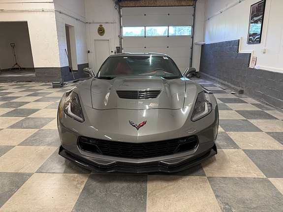 Chevrolet Corvette 4 of 5
