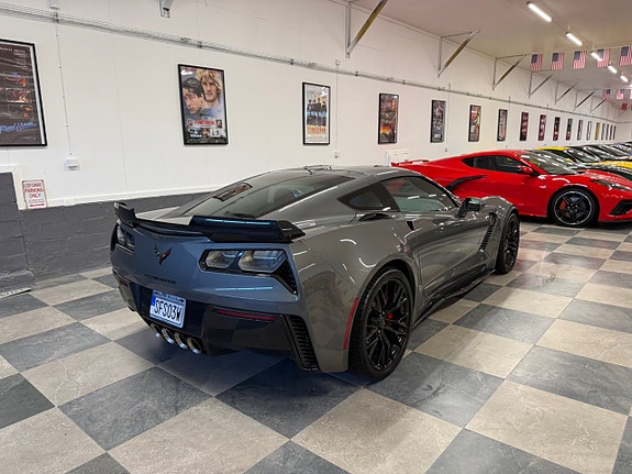 Chevrolet Corvette 10 of 30