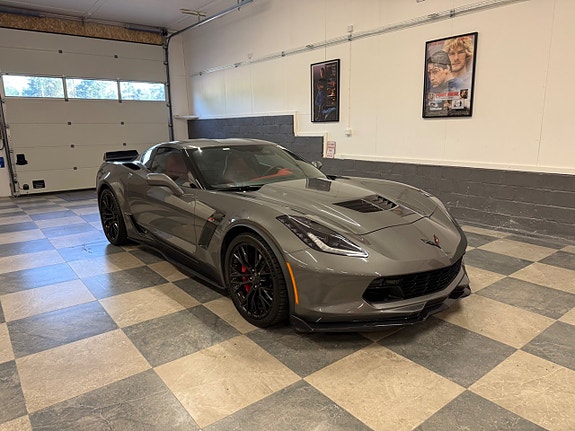 Chevrolet Corvette 2 of 5