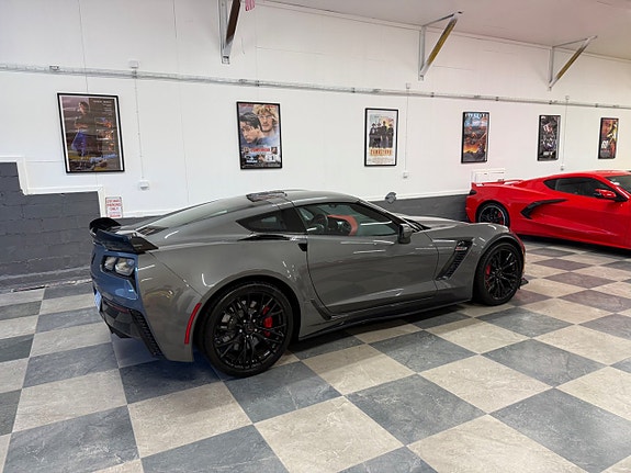 Chevrolet Corvette 13 of 30