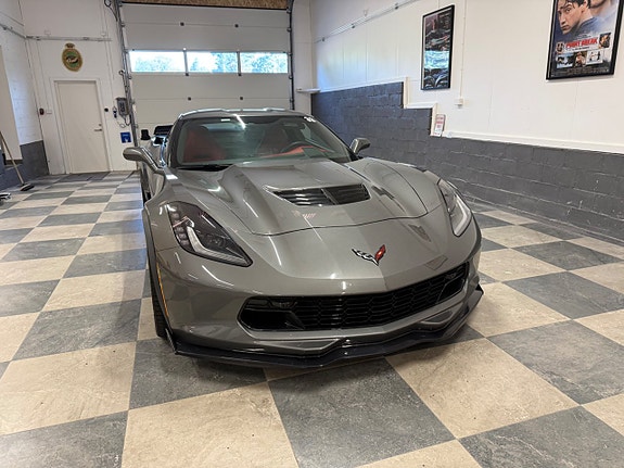 Chevrolet Corvette 3 of 5