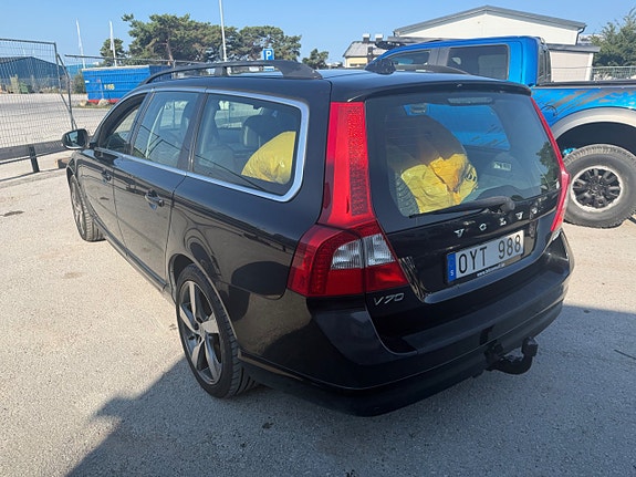 Volvo V70 4 of 5