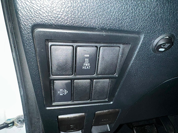 Toyota HiLux 22 of 25