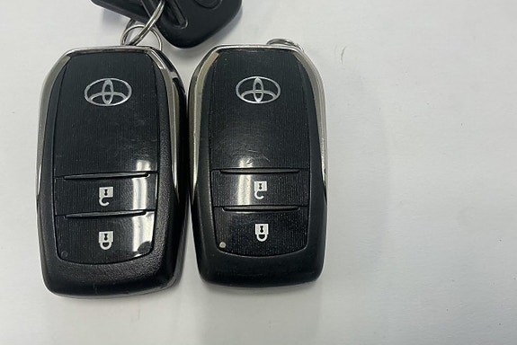 Toyota HiLux 18 of 25