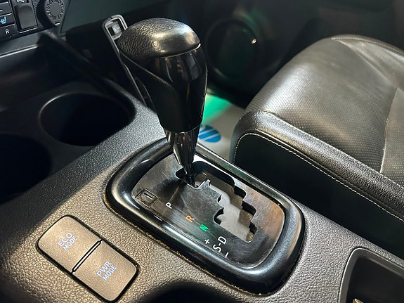 Toyota HiLux 17 of 25