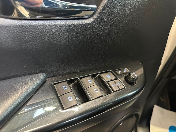 Toyota HiLux 19 of 25