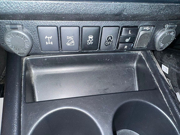 Toyota HiLux 20 of 25