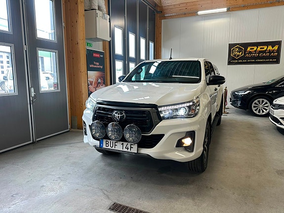 Toyota HiLux 4 of 25