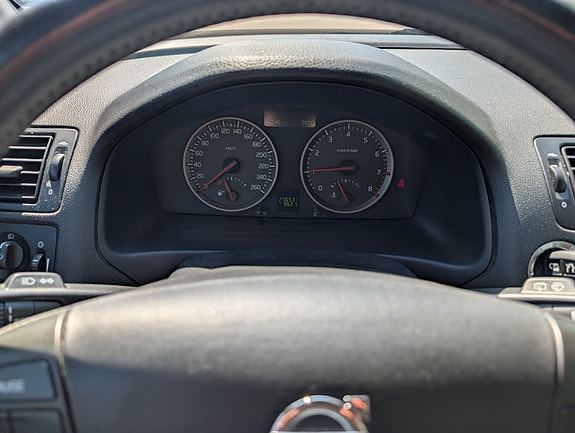 Volvo V50 3 of 5