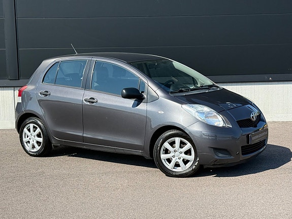 Toyota Yaris 5 of 5