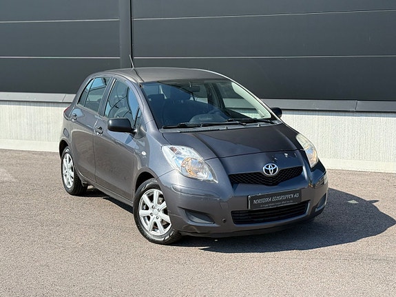 Toyota Yaris 4 of 5