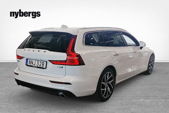 Volvo V60 4 of 5