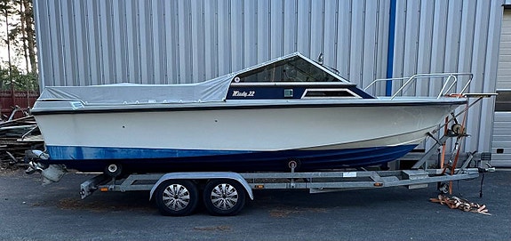 Windy 22DC Volvo Penta AQ 271C 4 of 5