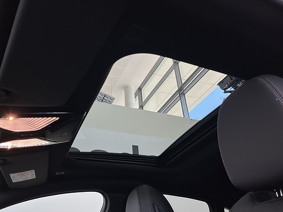 BMW i4 10 of 18