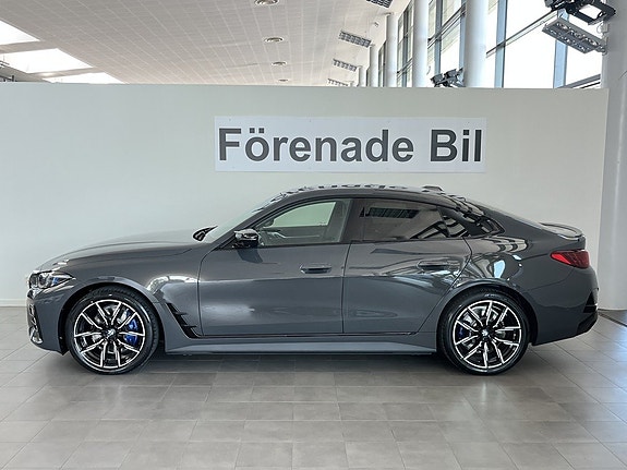 BMW i4 3 of 5