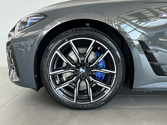 BMW i4 4 of 5