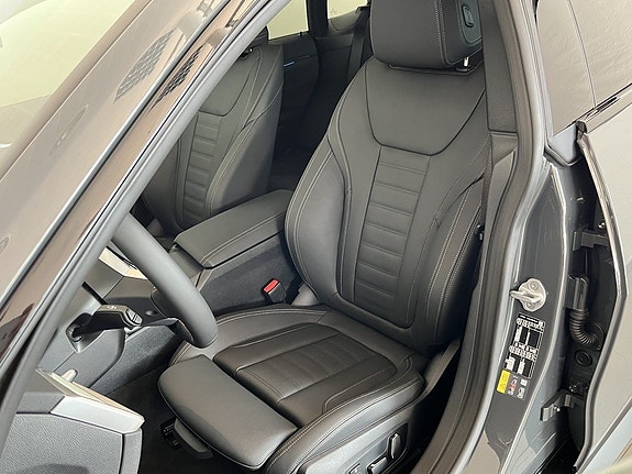 BMW i4 6 of 18