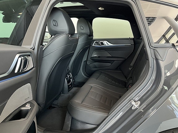 BMW i4 14 of 18