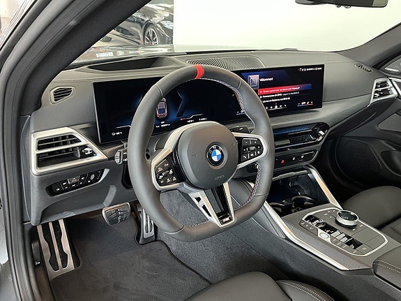 BMW i4 7 of 18