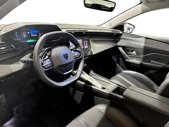 Peugeot 308 4 of 5