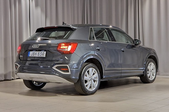 Audi Q2 4 of 5