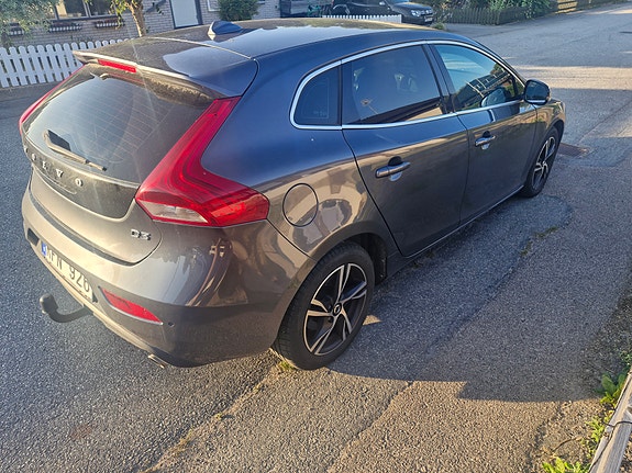 Volvo V40 3 of 9