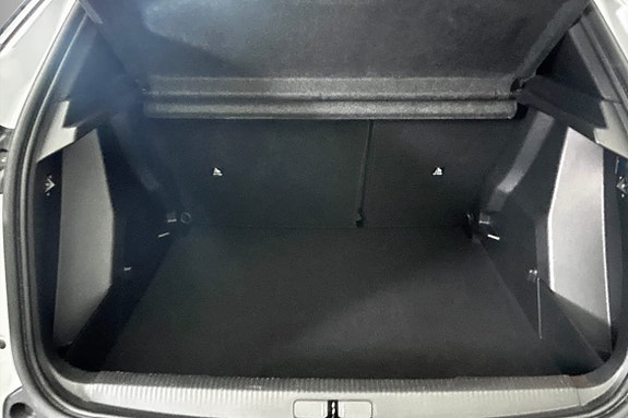 Peugeot 2008 7 of 9