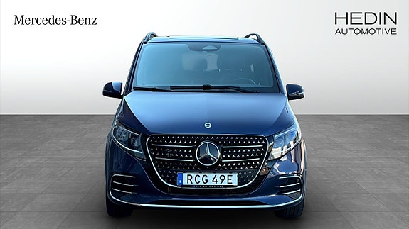 Mercedes-Benz V300 d 8 of 14