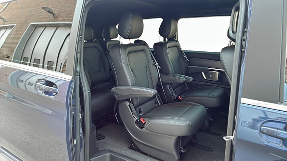 Mercedes-Benz V300 d 5 of 14