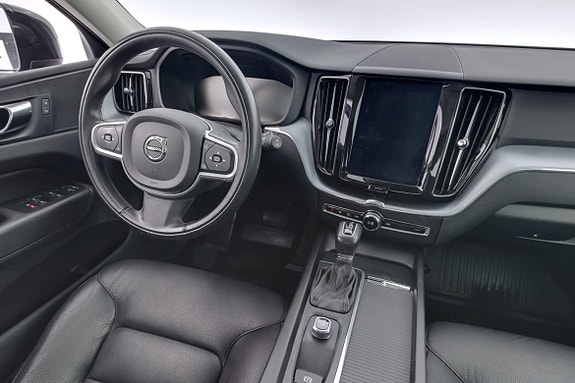 Volvo XC60 8 of 19