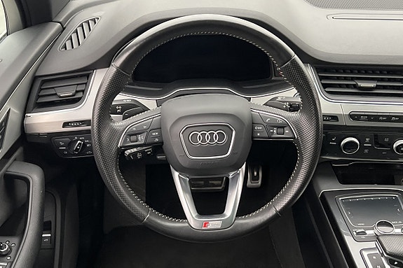 Audi Q7 14 of 30