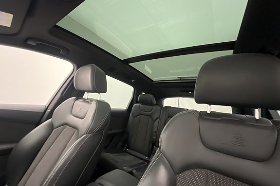 Audi Q7 12 of 30