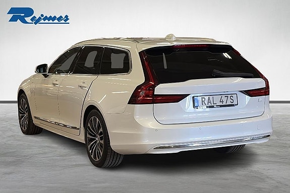 Volvo V90 2 of 17