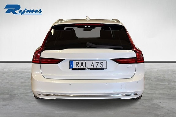 Volvo V90 3 of 17