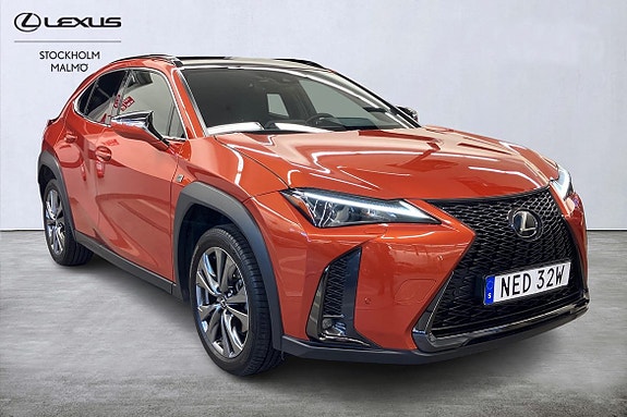 Lexus UX250h 18 of 21