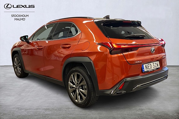 Lexus UX250h 2 of 21