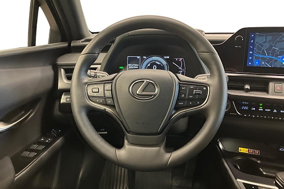Lexus UX250h 9 of 21