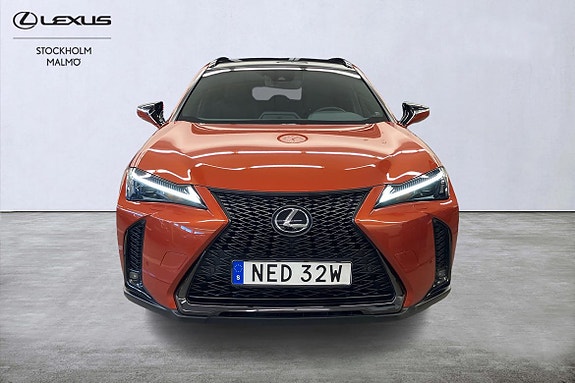 Lexus UX250h 5 of 21