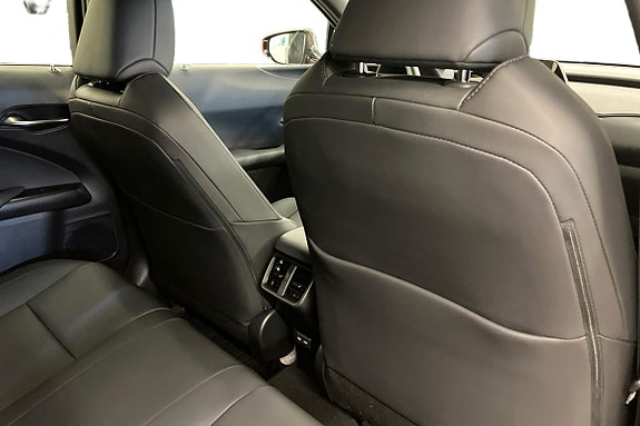 Lexus UX250h 7 of 21