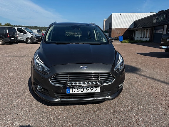 Ford S-MAX 3 of 5